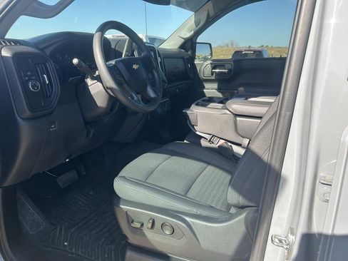 Used 2024 Chevrolet Silverado 1500 Custom w/ Turbomax Blackout Package image 4