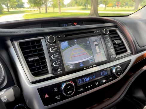 Used 2018 Toyota Highlander Limited Platinum AWD/4WD image 21
