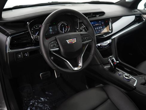 Used 2025 Cadillac XT6 Sport image 19