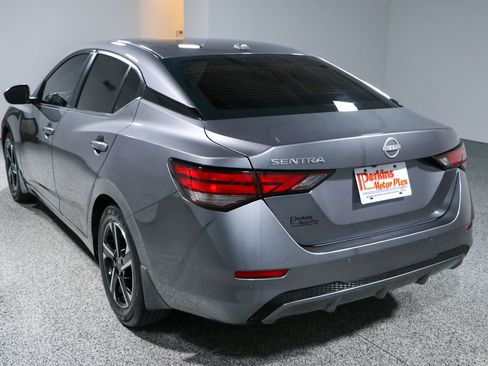 Used 2025 Nissan Sentra SV FWD image 9