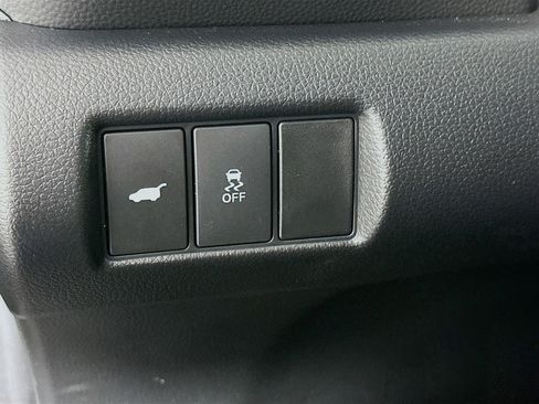 Used 2025 Honda Pilot EX-L image 17