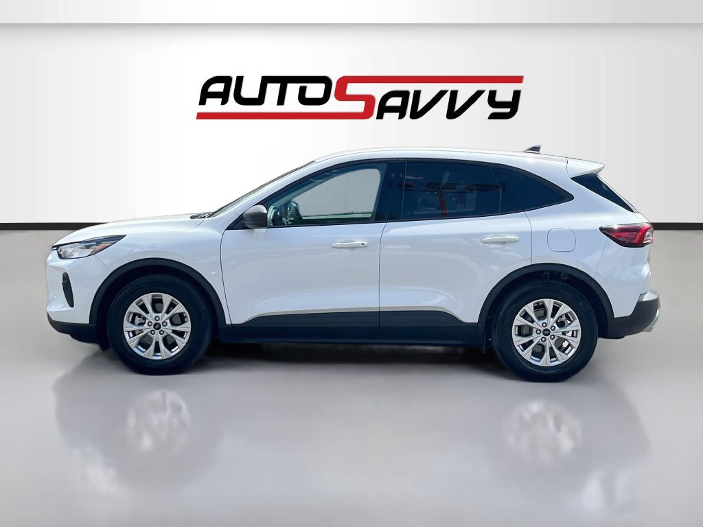 Used 2025 Ford Escape Active w/ Cold Weather Package FWD image 4