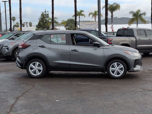Certified 2025 Nissan Kicks Play S image 7