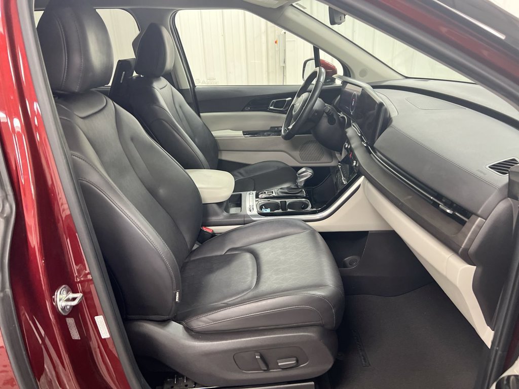 Used 2024 Kia Carnival SX FWD image 21