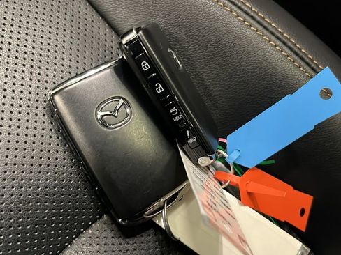 Used 2024 MAZDA CX-90 Plug-In Hybrid w/ Premium Pkg image 32