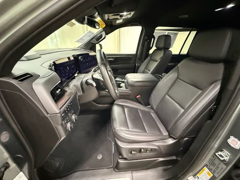 Certified 2025 Chevrolet Suburban Z71 AWD/4WD image 30