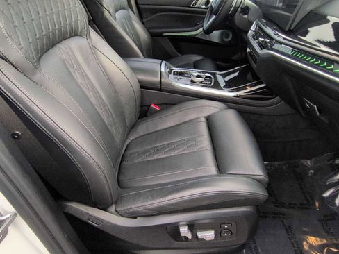 Certified 2023 BMW X7 xDrive40i w/ Executive Package image 24