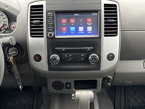 Used 2019 Nissan Frontier Desert Runner image 28