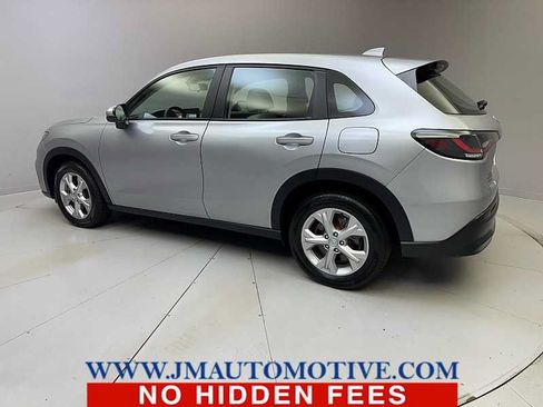 Used 2023 Honda HR-V LX image 3
