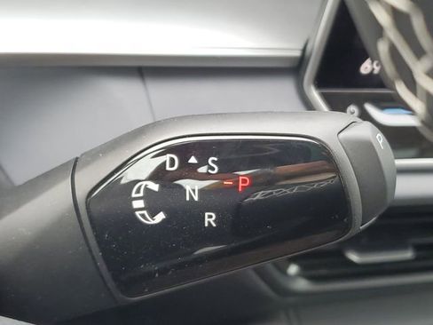 New 2026 Volkswagen Tiguan SE image 24