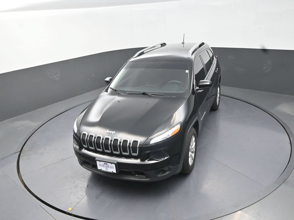 Used 2018 Jeep Cherokee Latitude AWD/4WD image 16