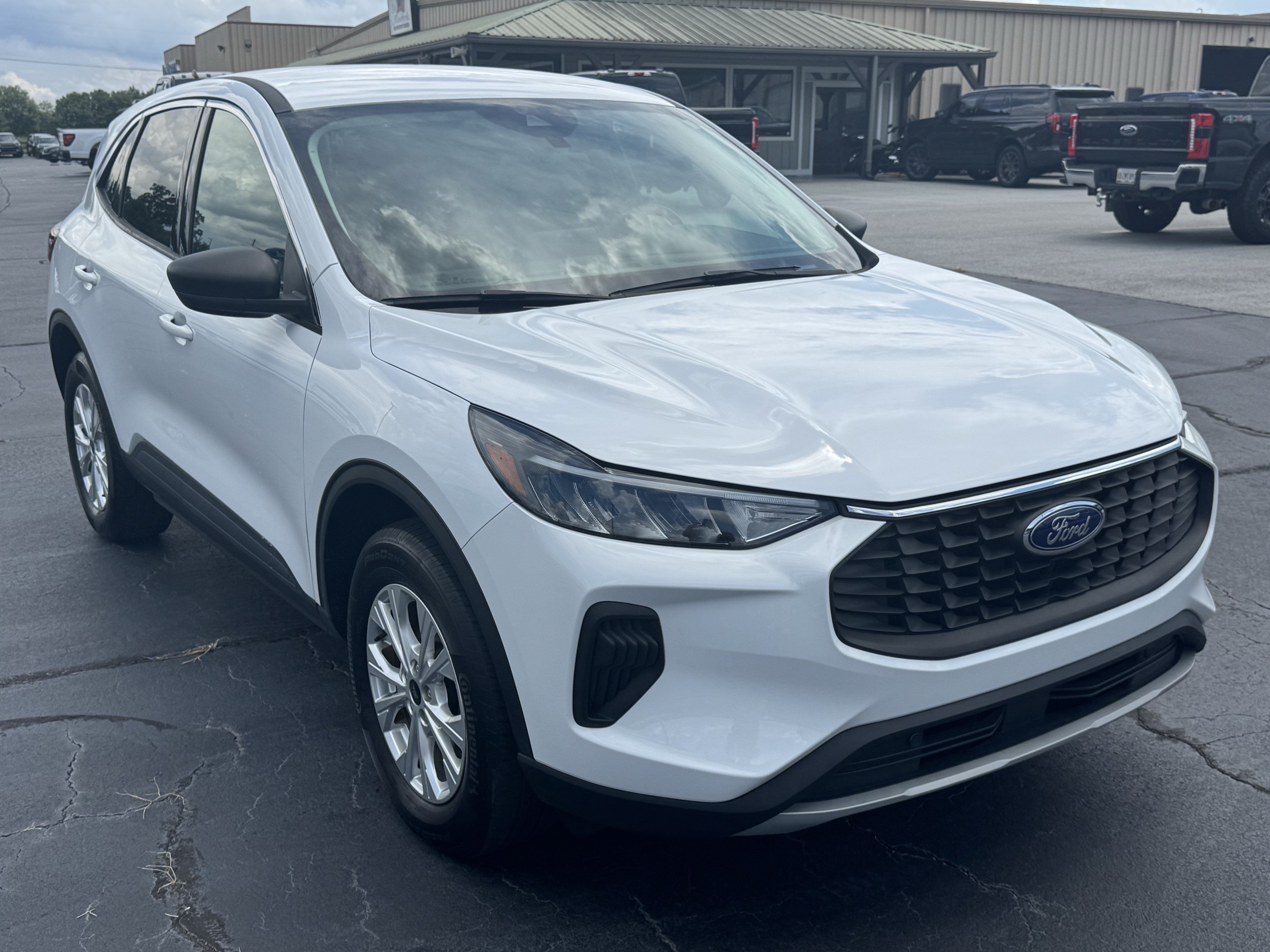 Used 2024 Ford Escape Active AWD/4WD image 4