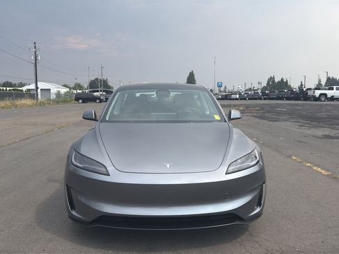 Used 2024 Tesla Model 3 Performance AWD/4WD image 2