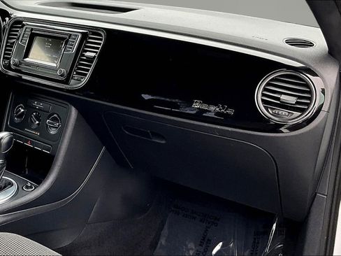 Used 2017 Volkswagen Beetle 1.8T Classic image 26