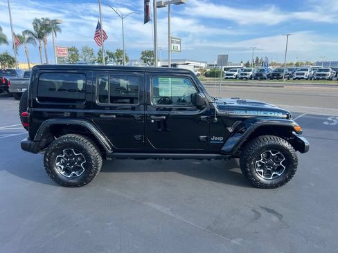 Used 2023 Jeep Wrangler Unlimited Rubicon 4xe w/ Cold Weather Group AWD/4WD image 9
