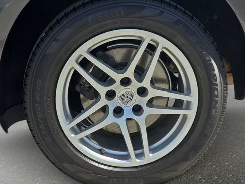 Used 2018 Porsche Macan AWD/4WD image 37