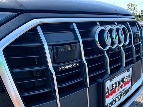 Used 2023 Audi Q7 2.0T Premium w/ Convenience Package AWD/4WD image 29
