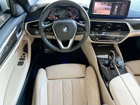 Certified 2023 BMW 530i w/ Premium Package image 24