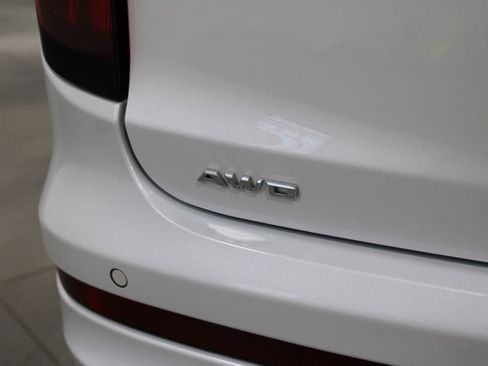 Used 2024 Cadillac XT6 Premium Luxury image 14