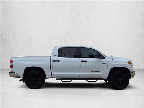 Used 2017 Toyota Tundra SR5 w/ SR5 Upgrade Package AWD/4WD image 2