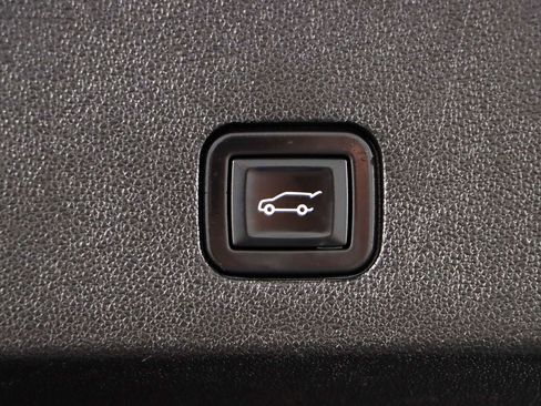 Used 2023 Cadillac XT6 Sport w/ Technology Package image 34