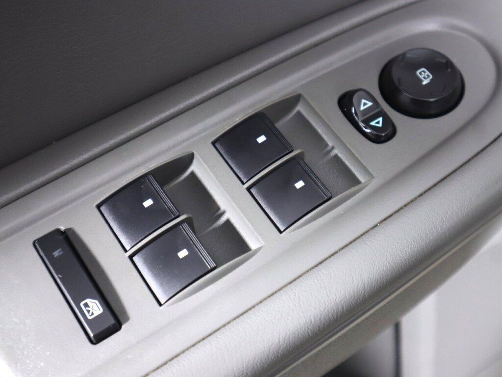 Used 2015 Chevrolet Traverse LS FWD image 24