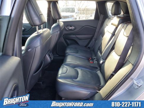 Used 2017 Jeep Cherokee Trailhawk image 13