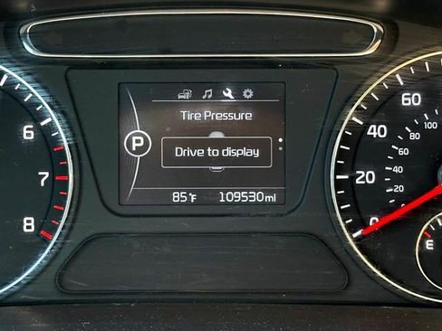 Used 2018 Kia Sorento LX image 18