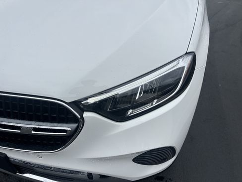 Used 2025 Mercedes-Benz GLC 300 4MATIC w/ Driver Assistance Package image 6