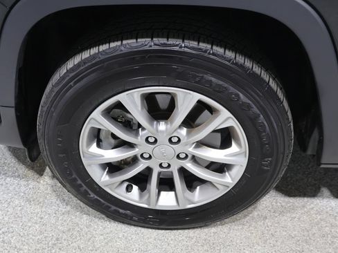 Certified 2022 Jeep Cherokee Latitude Lux AWD/4WD image 11
