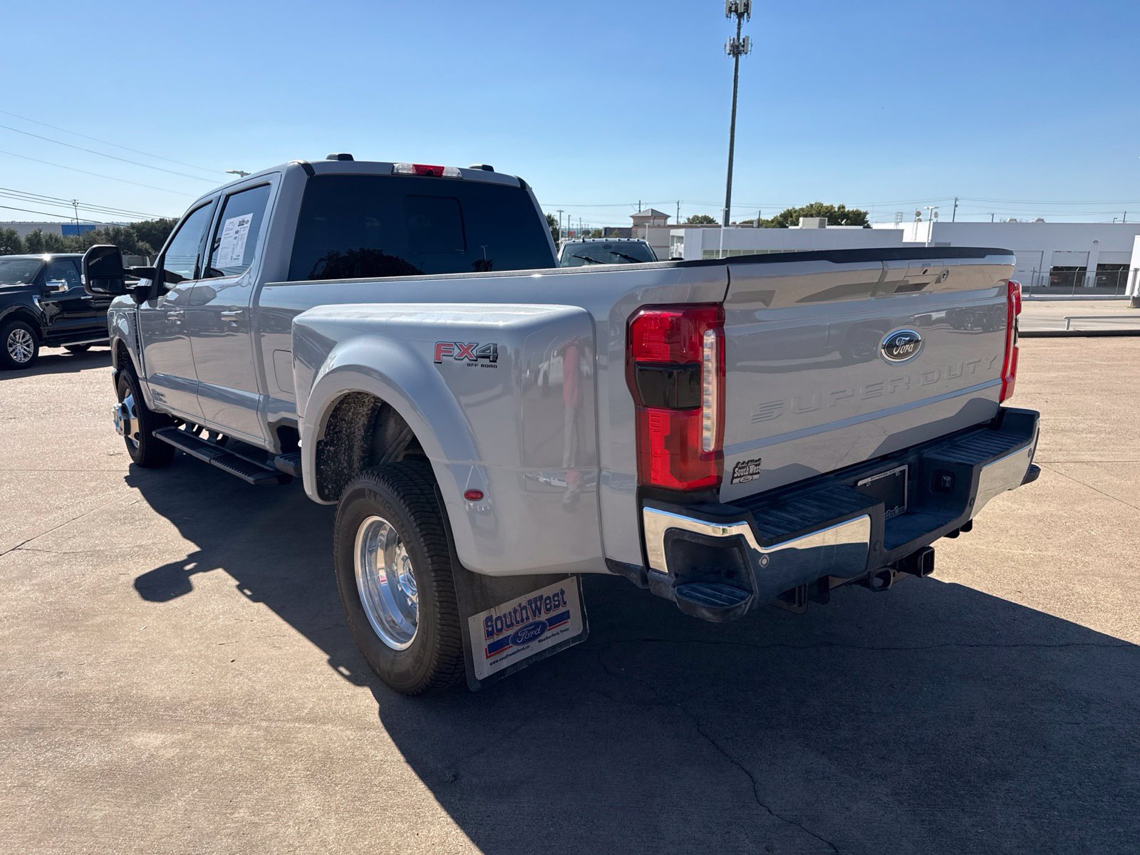 Used 2026 Ford F350 Lariat w/ Lariat Premium Package AWD/4WD image 5