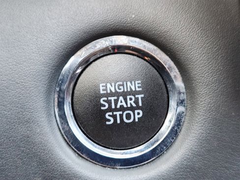 Used 2022 Toyota Highlander XLE image 21