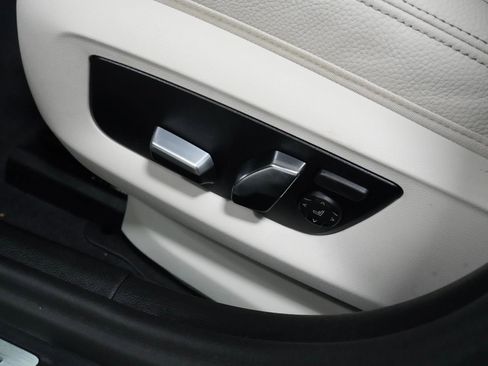 Certified 2023 BMW 540i xDrive w/ Premium Package image 27