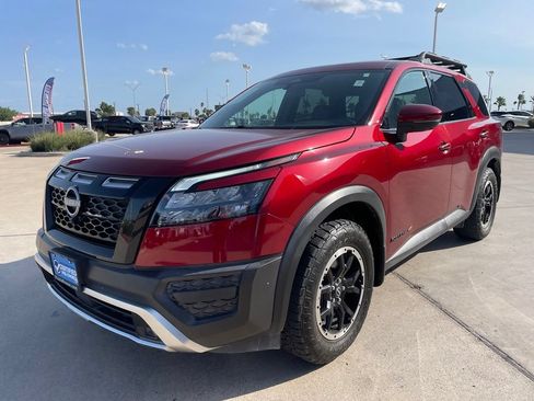 Used 2024 Nissan Pathfinder Rock Creek AWD/4WD image 3