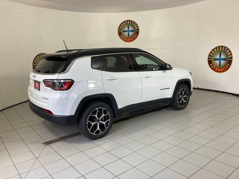 Used 2025 Jeep Compass Limited AWD/4WD image 21