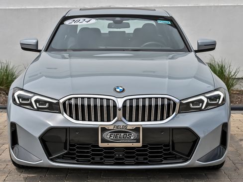 Used 2024 BMW 330i xDrive Sedan w/ M Sport Package AWD/4WD image 4