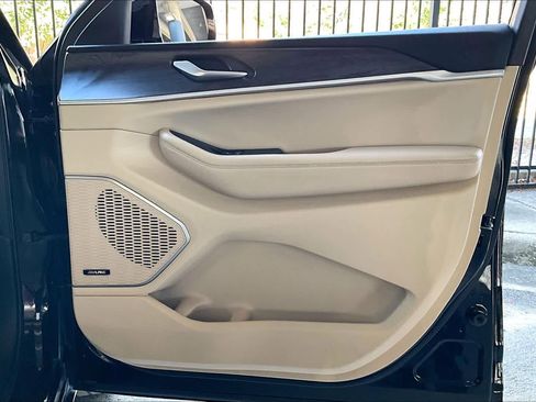 Used 2021 Jeep Grand Cherokee L Limited image 23