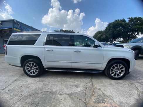 Used 2016 GMC Yukon XL Denali w/ Open Road Package AWD/4WD image 9
