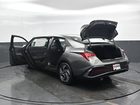New 2026 Hyundai Elantra Limited image 53