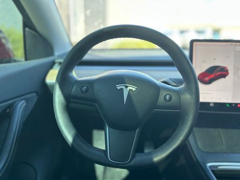 Used 2021 Tesla Model Y Performance AWD/4WD image 17