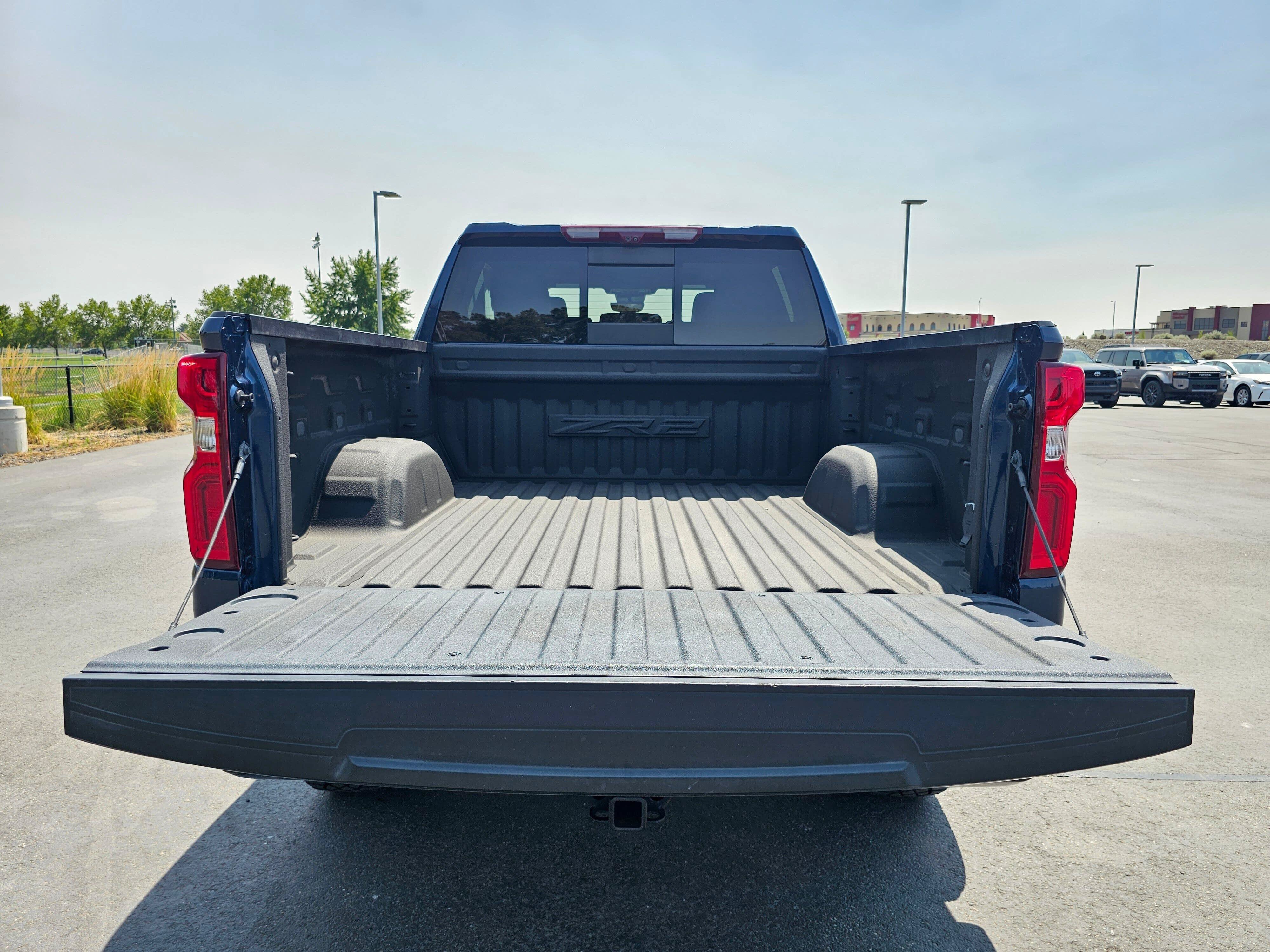 Used 2023 Chevrolet Silverado 1500 ZR2 w/ Technology Package AWD/4WD image 14