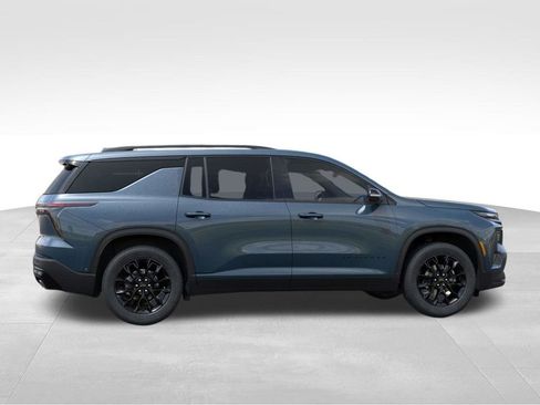 New 2026 Chevrolet Traverse LT w/ Midnight/Sport Edition FWD image 5