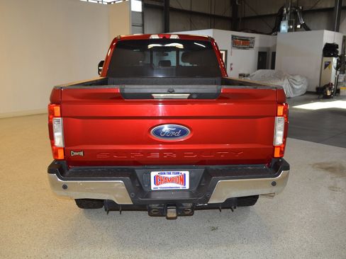 Used 2017 Ford F250 Lariat w/ Lariat Value Package image 4