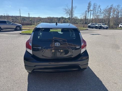 Used 2017 Toyota Prius C Two image 4