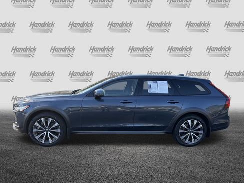 Certified 2022 Volvo V90 B6 Cross Country image 7