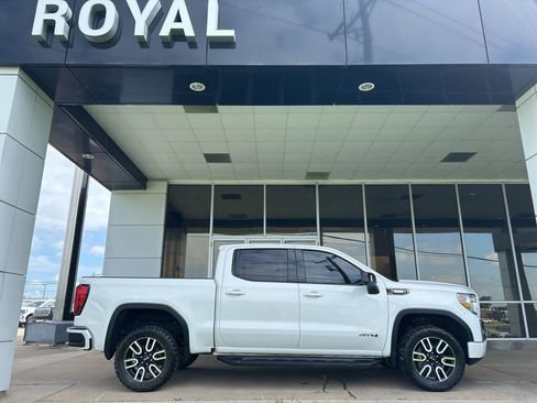 Used 2021 GMC Sierra 1500 AT4 w/ AT4 Preferred Package AWD/4WD image 1
