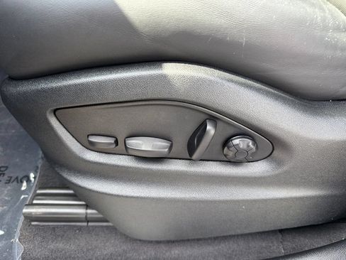 Used 2025 Porsche Cayenne AWD/4WD image 10