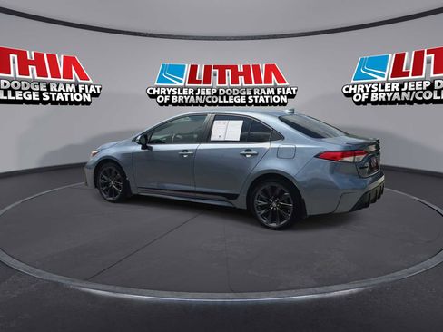Used 2024 Toyota Corolla SE FWD image 6