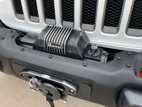 Used 2019 Jeep Wrangler Unlimited Rubicon w/ Cold Weather Group image 9