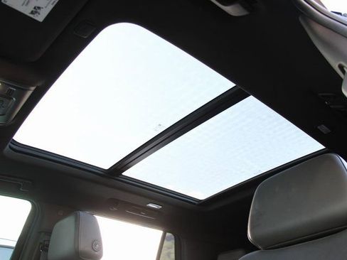 Used 2021 Chevrolet Tahoe LT w/ LT Signature Package image 19